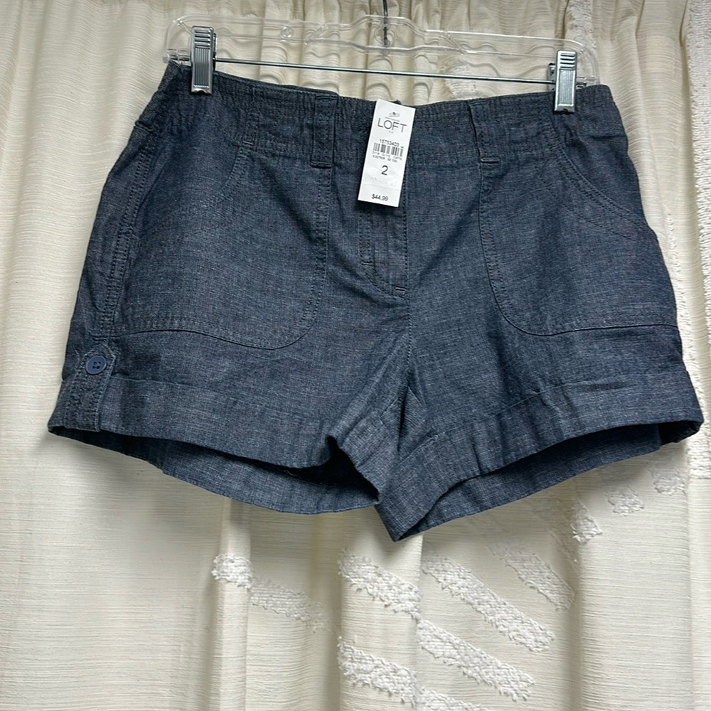NWT Loft size 2 Original cut chambray side button shorts